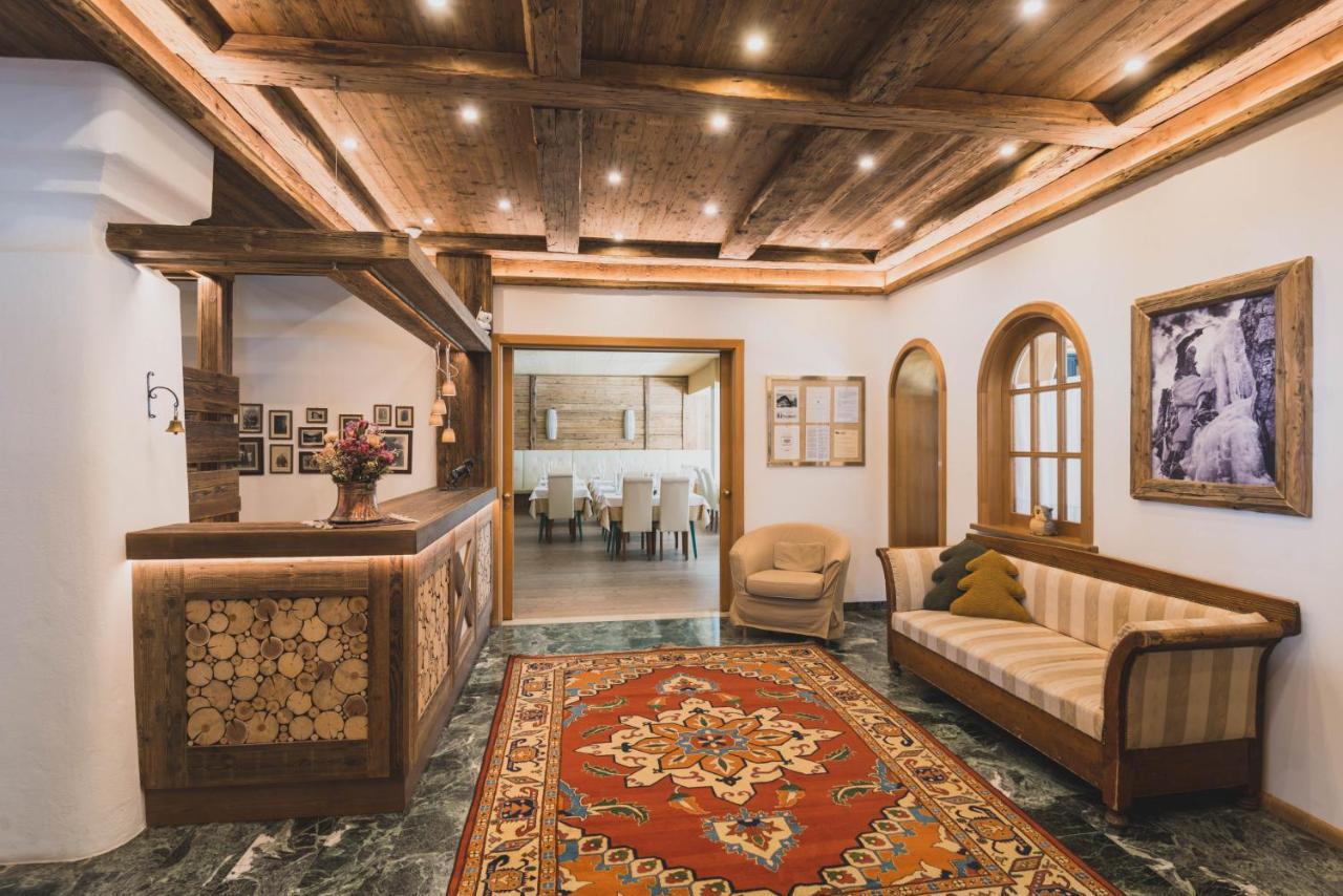 B&B Garni Villa Campitello 캄피텔로디파사 외부 사진