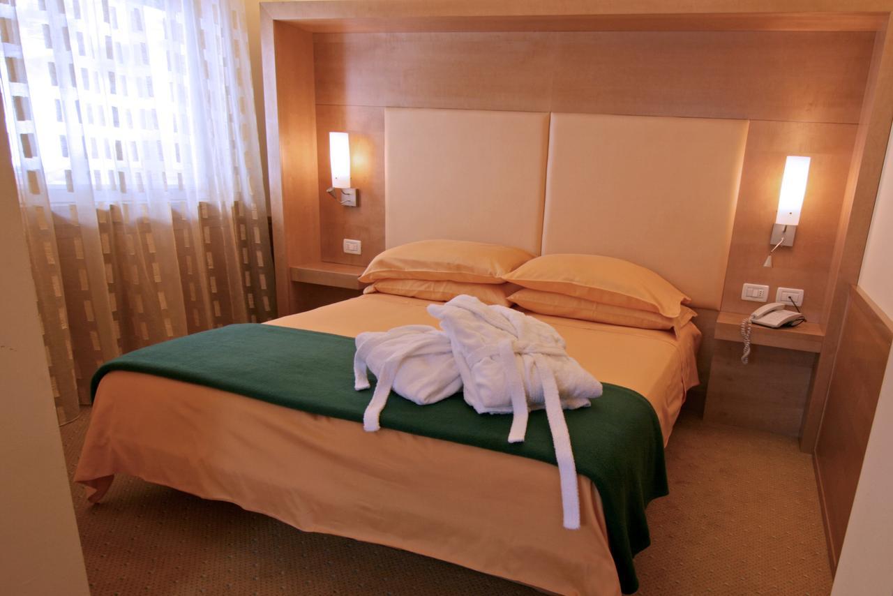 B&B Garni Villa Campitello 캄피텔로디파사 외부 사진